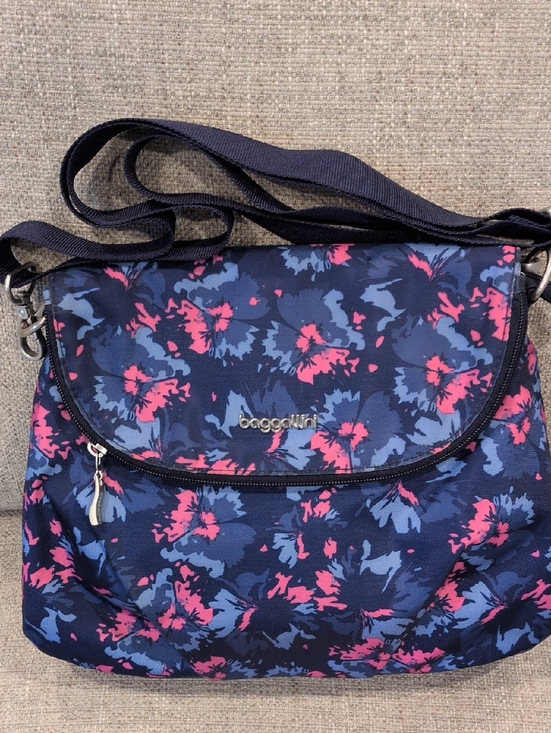 Baggallini Handbags - Baggallini Amanda Floral Navy Crossbody with Pink Accents